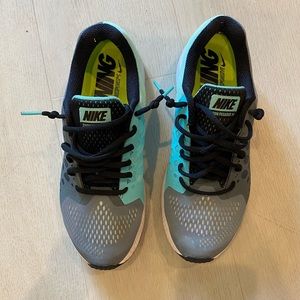 Nike zoom Pegasus 31 gently worn running sneakers